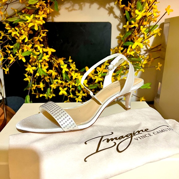 Vince Camuto IM-KEVIL silk beaded sandals - Picture 1 of 3